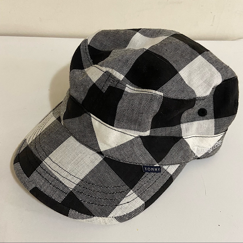 TOMMY Hilfiger Women’s Black White Cap